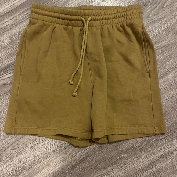 TNA ‘Cozy AF’ Shorts! Size small - Picture 1 of 4